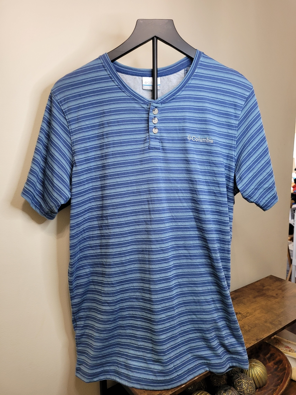 Columbia Blue Striped Henley Shirt size Medium